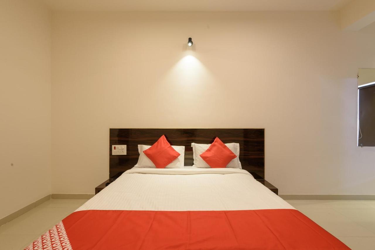 Oyo 22964 Kundan Lawns Hotel Shirdi Bagian luar foto